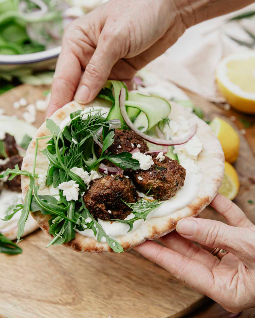 https://nutraorganics.com.au/cdn/shop/articles/Mediterranean_Meatball_Flatbreads_primary_1024x.jpg?v=1694568808